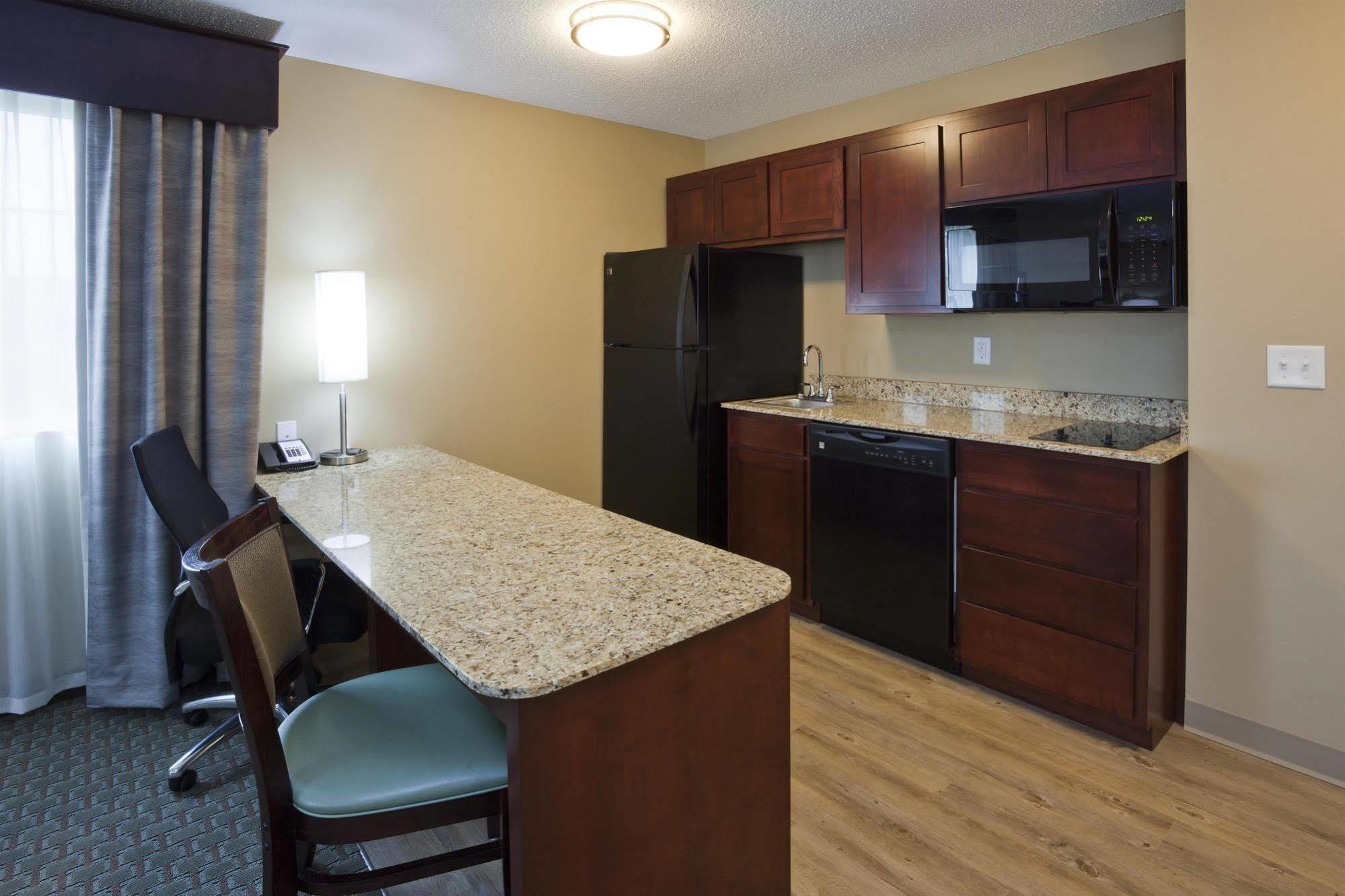 Grandstay Hotel & Suites - Glenwood エクステリア 写真