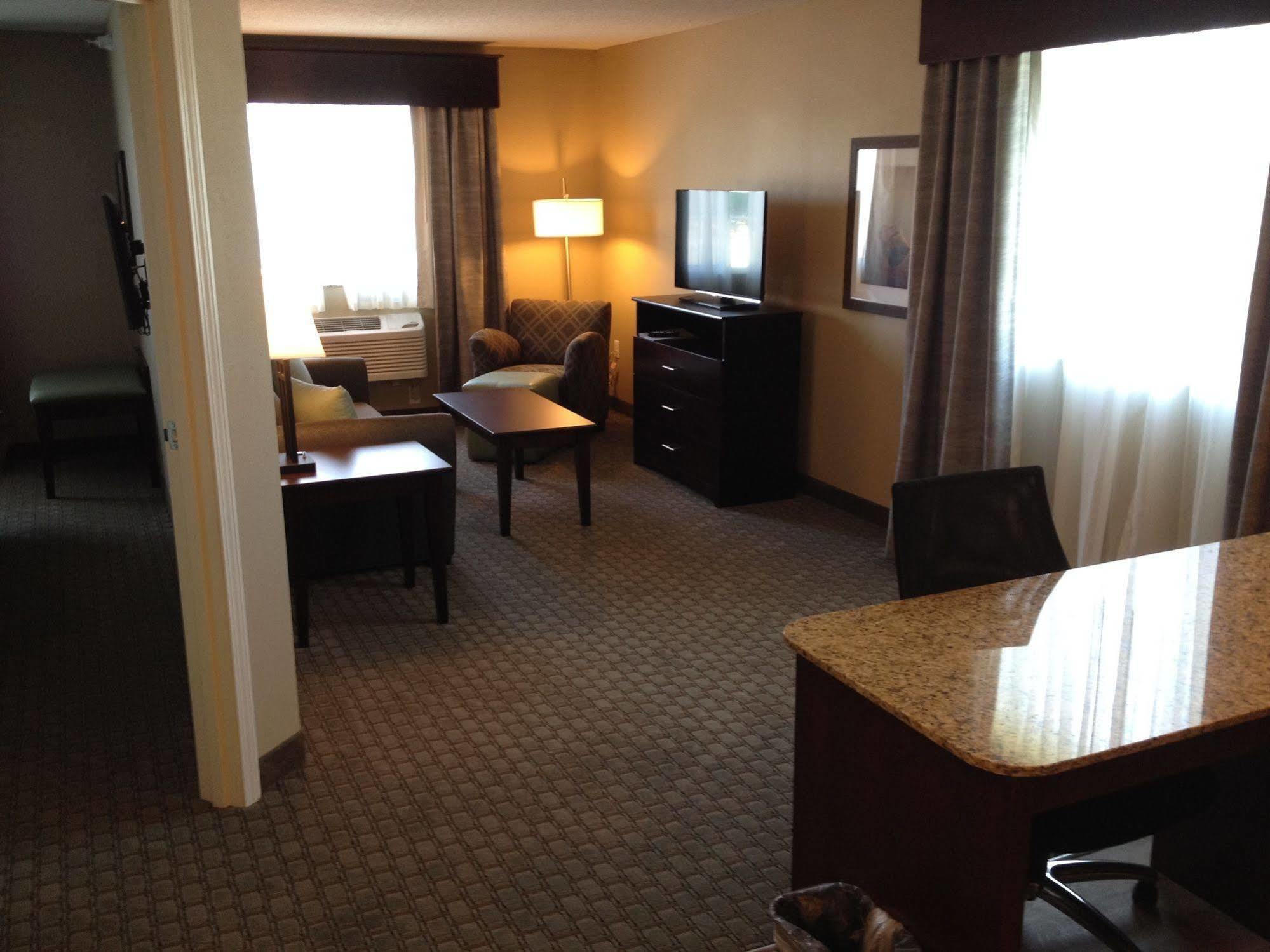 Grandstay Hotel & Suites - Glenwood エクステリア 写真